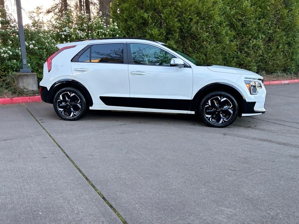 Used 2023 Kia Niro Wave with VIN KNDCT3L15P5030991 for sale in Gladstone, OR