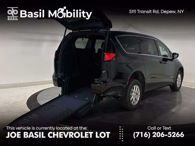 2027 Chrysler Pacifica Wheelchair Accessible-LX