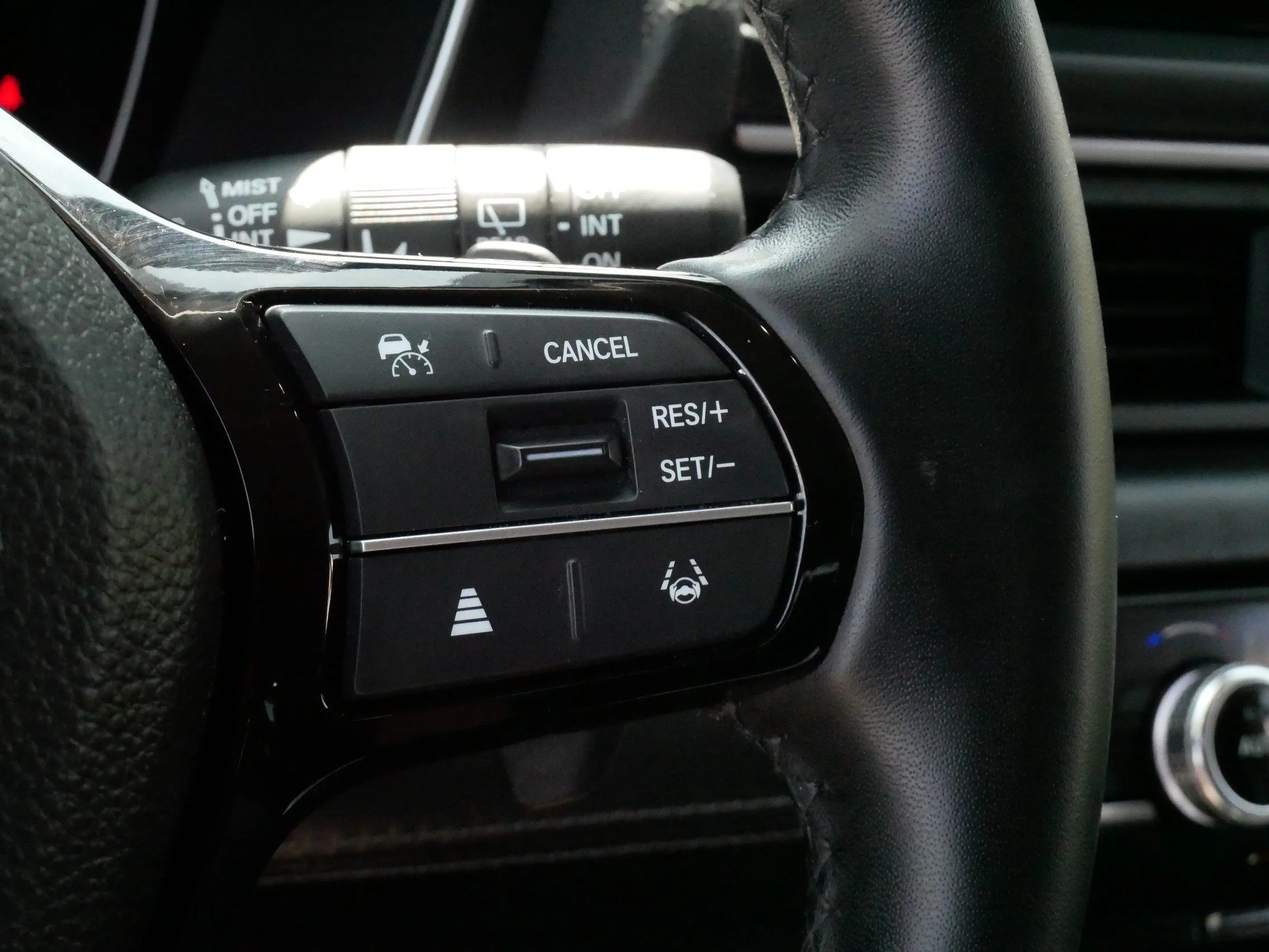Certified Used 2025 Platinum White Pearl Honda EX-L image 26