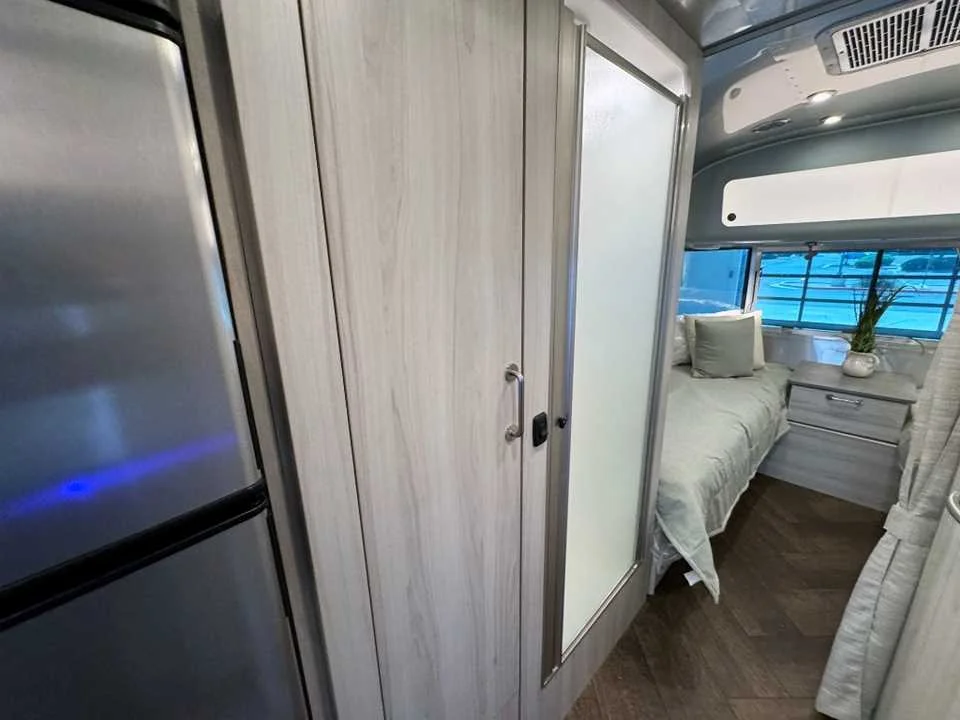New 2027 SILVER AIRSTREAM  image 31