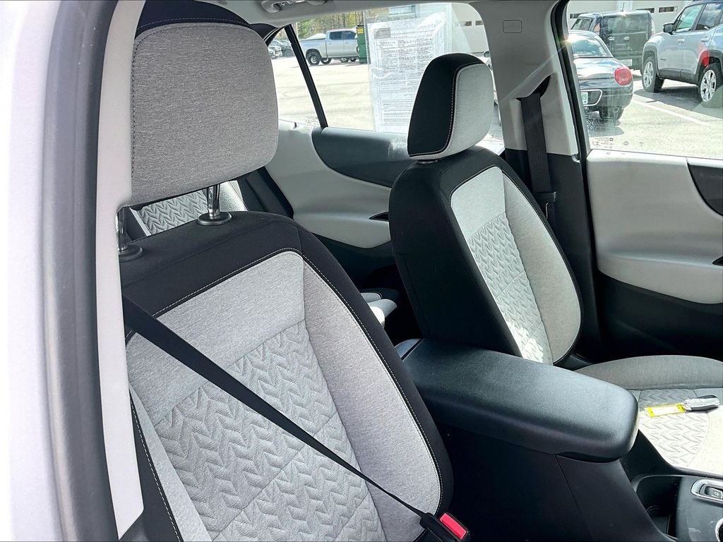Used 2022 Silver Ice Metallic Chevrolet LS image 11