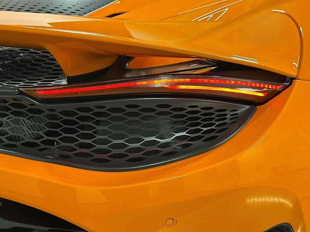 Used 2025  McLaren  image 28