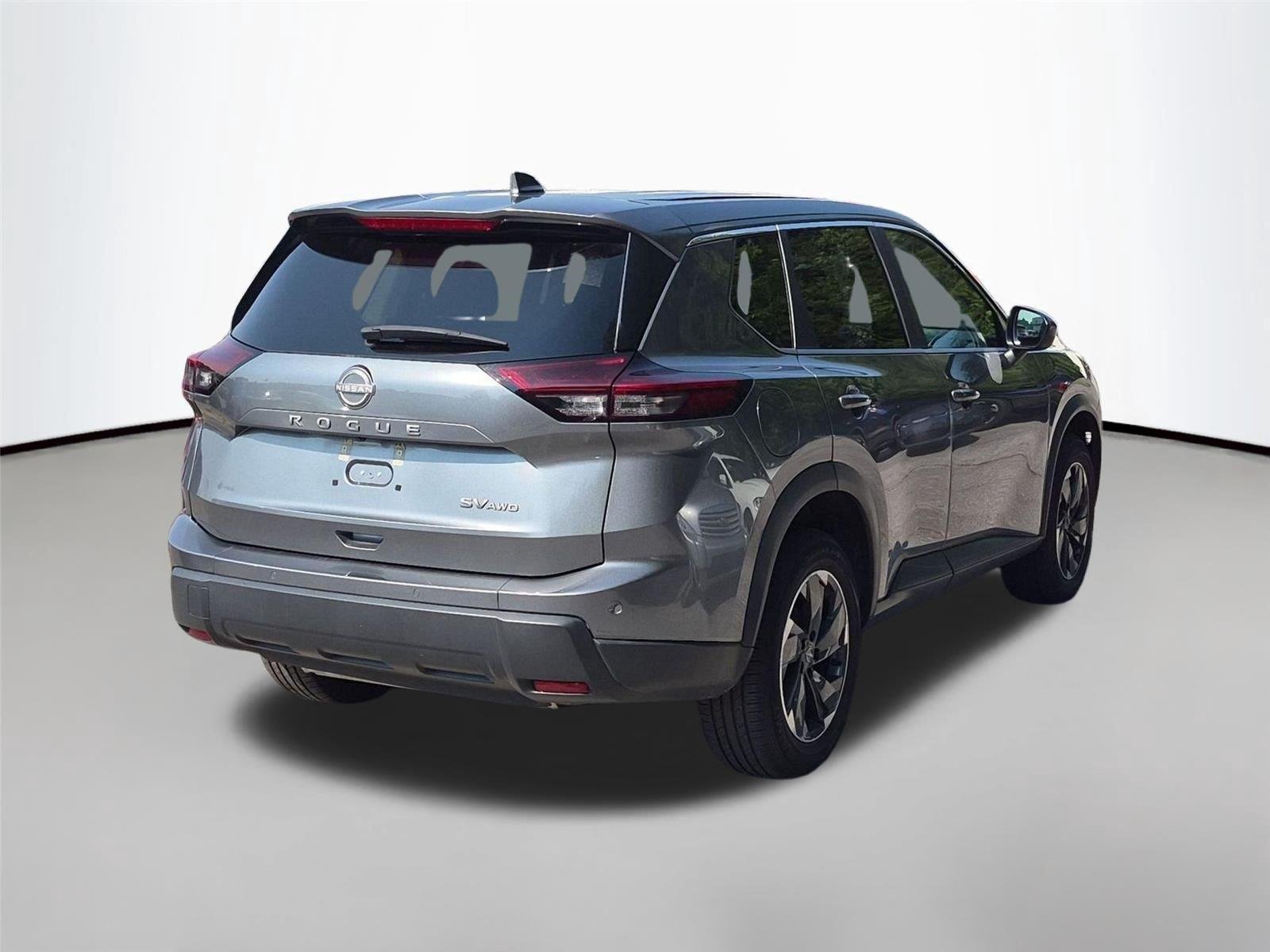 Used 2024 Gun Metallic Nissan SV image 5