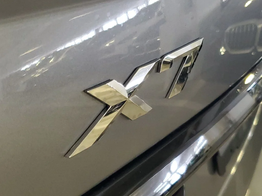 New 2027 Skyscraper Grey Metallic BMW xDrive40i image 6