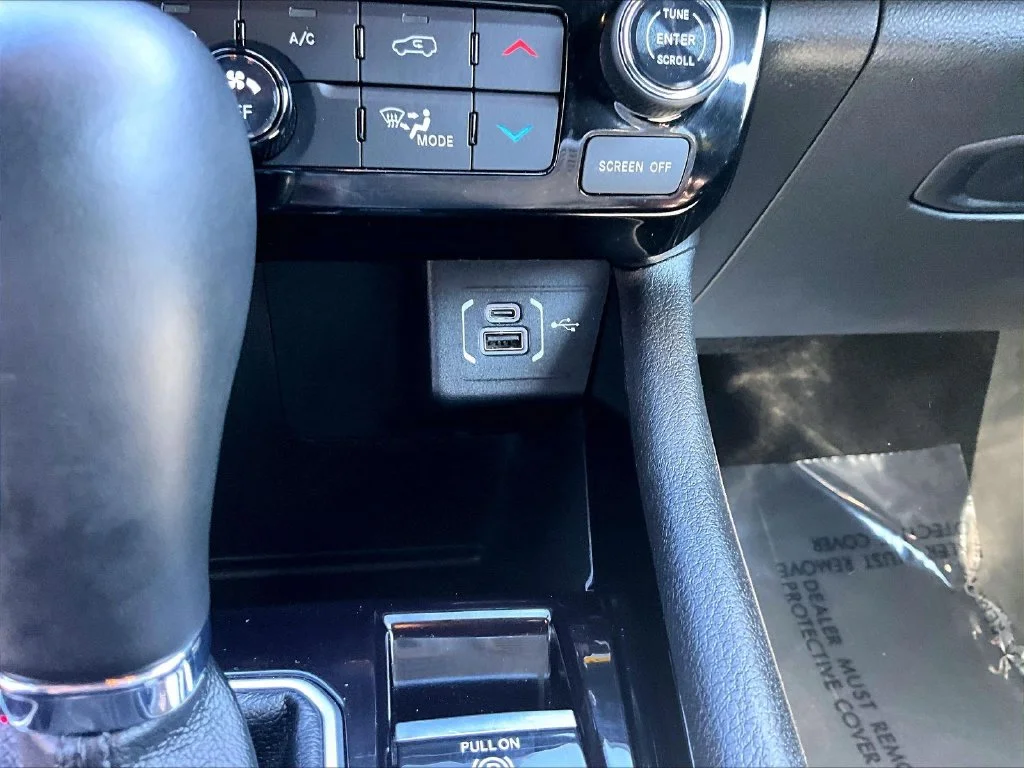 Used 2026 Red Hot Pearlcoat Jeep Limited image 27
