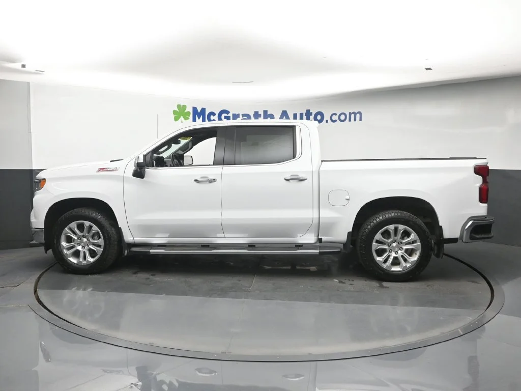 Used 2025 White Chevrolet LTZ image 21