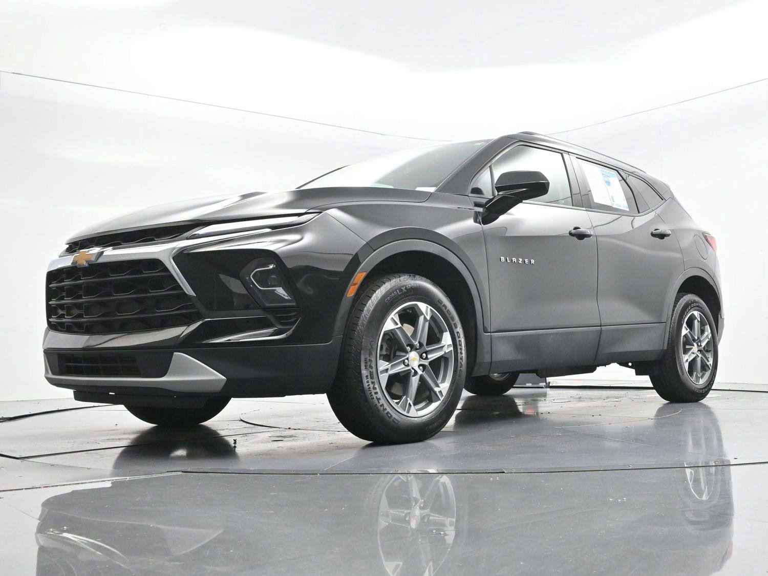 Used 2023 BLACK Chevrolet LT image 49