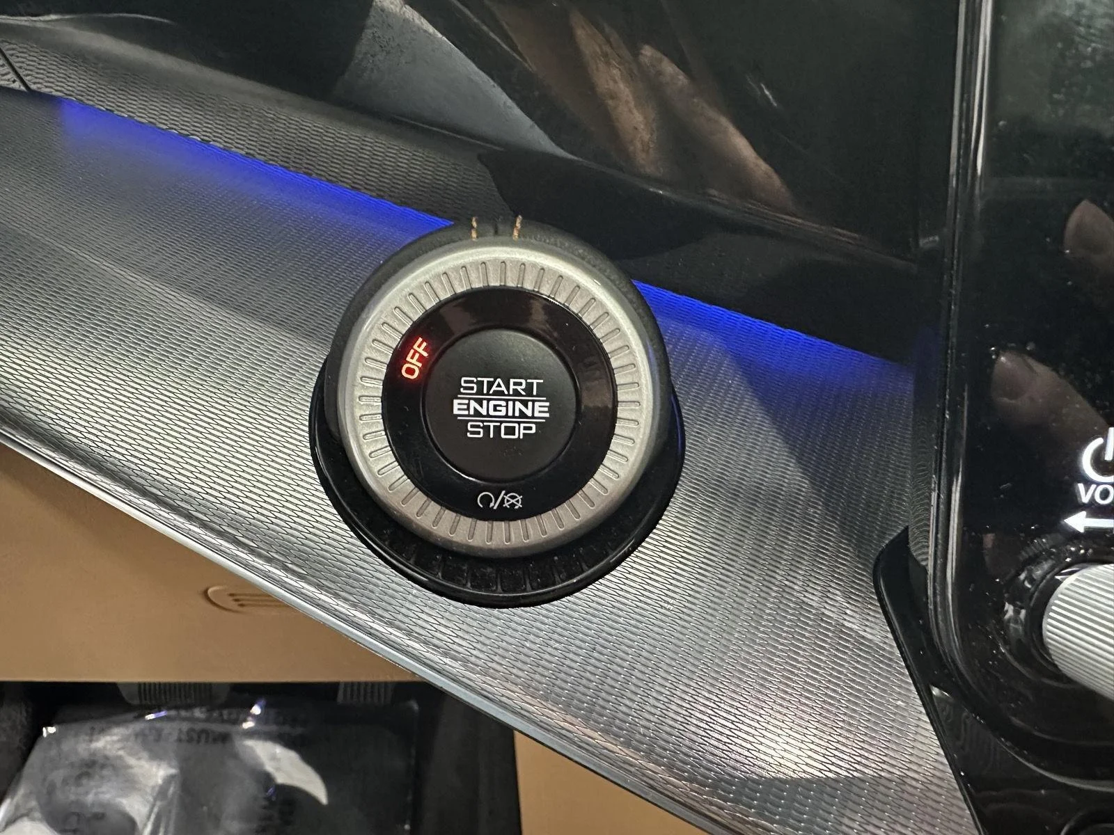 Used 2022 Diamond Black Crystal Pearl Jeep Series III image 16