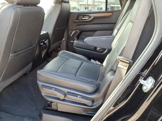Used 2025 Onyx Black GMC Denali image 14