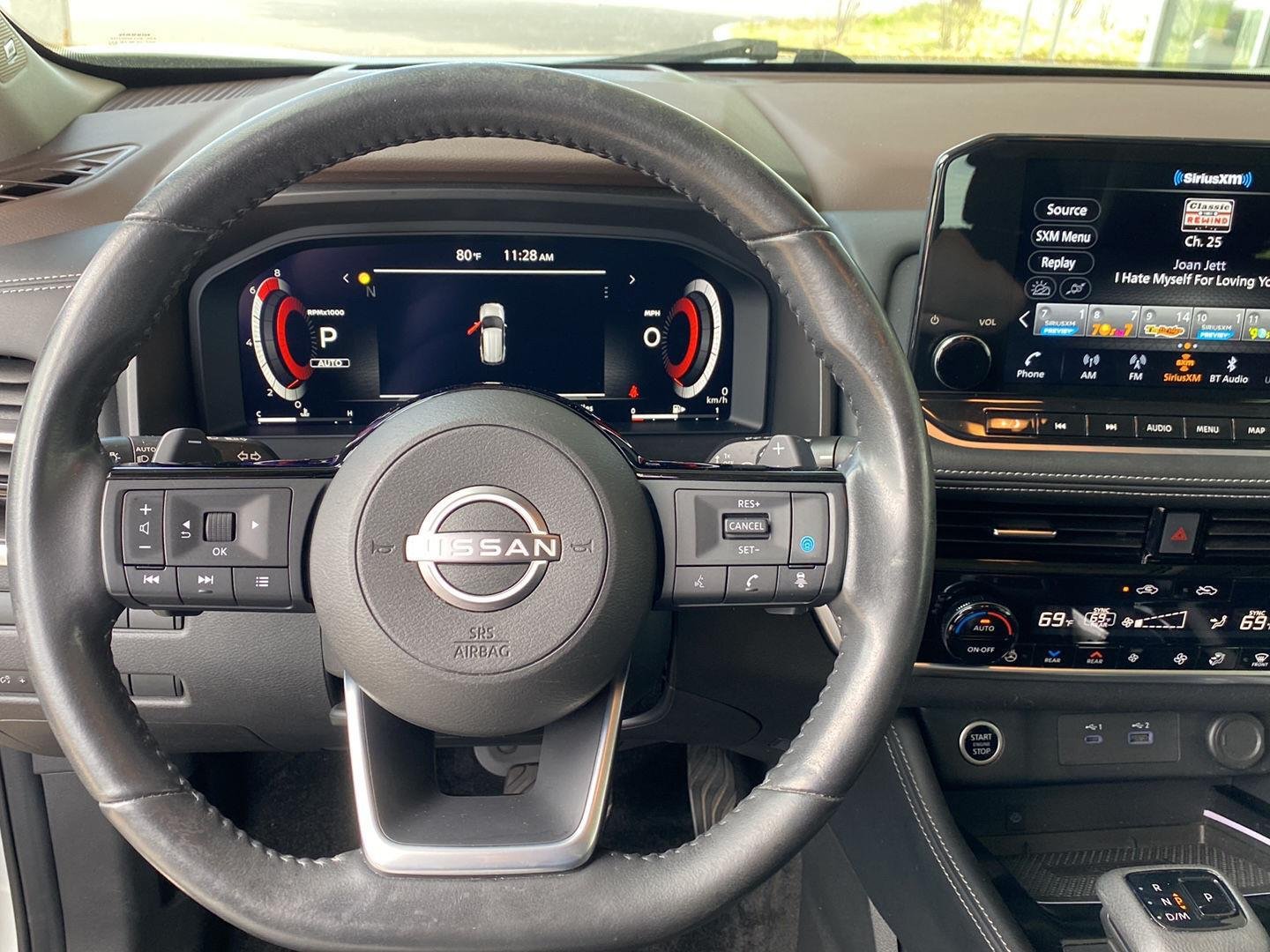Certified Used 2023 Pearl White Tricoat Nissan Platinum image 38