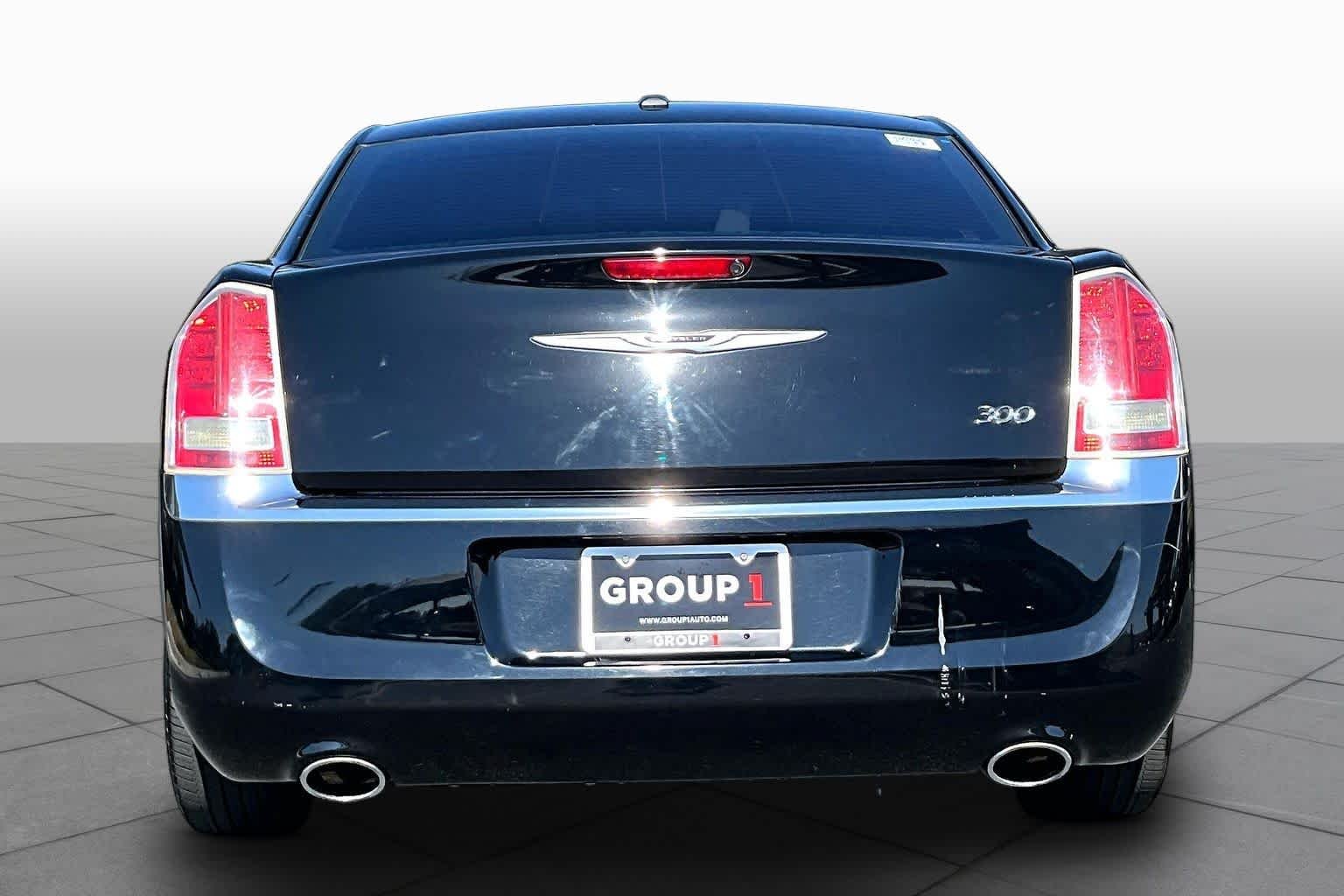 Pre-Owned 2014 Chrysler 300 Uptown Edition