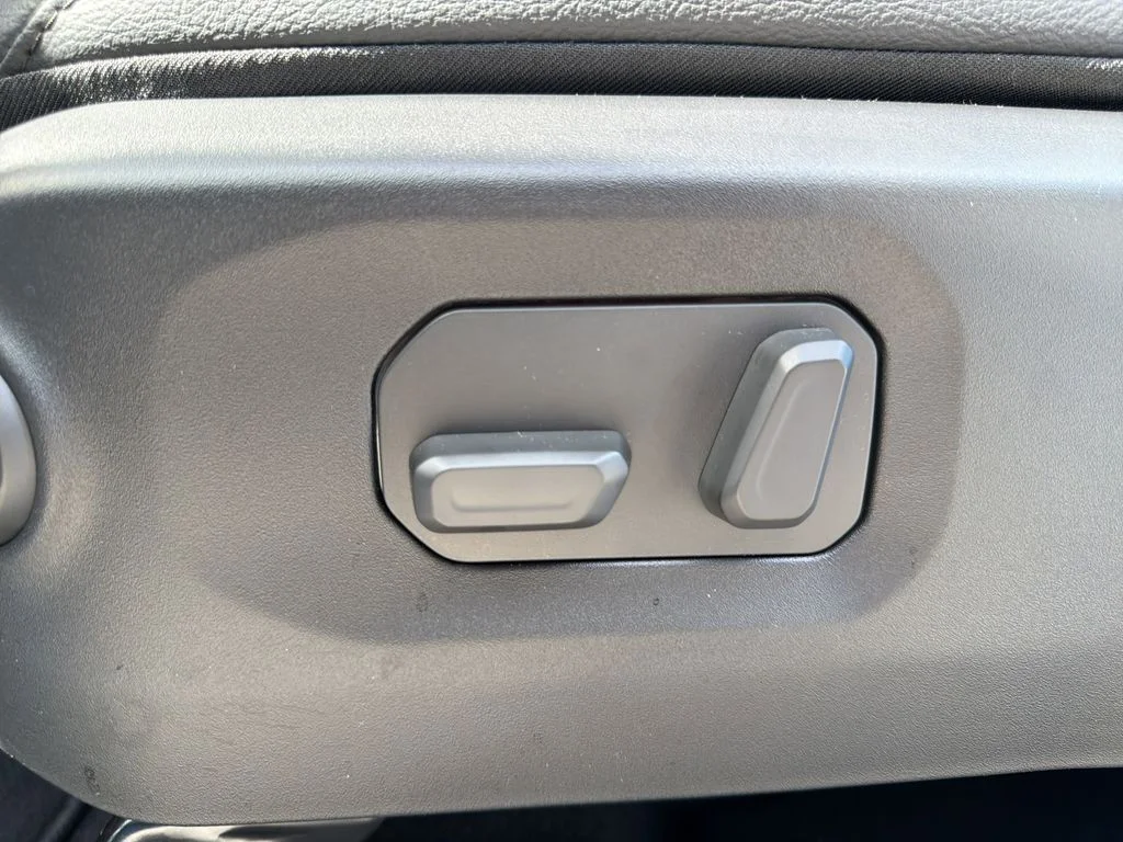 2026 Jeep Gladiator Sahara - Photo 13