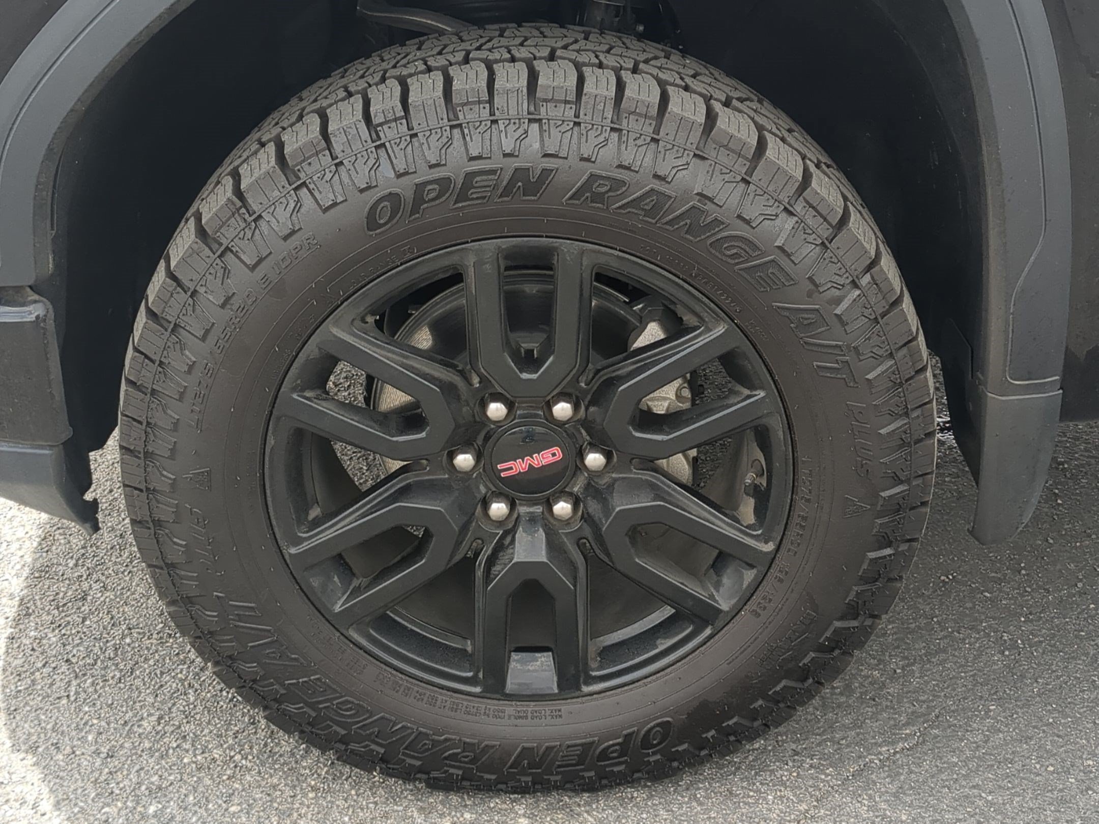 Used 2024 Onyx Black GMC Elevation image 12