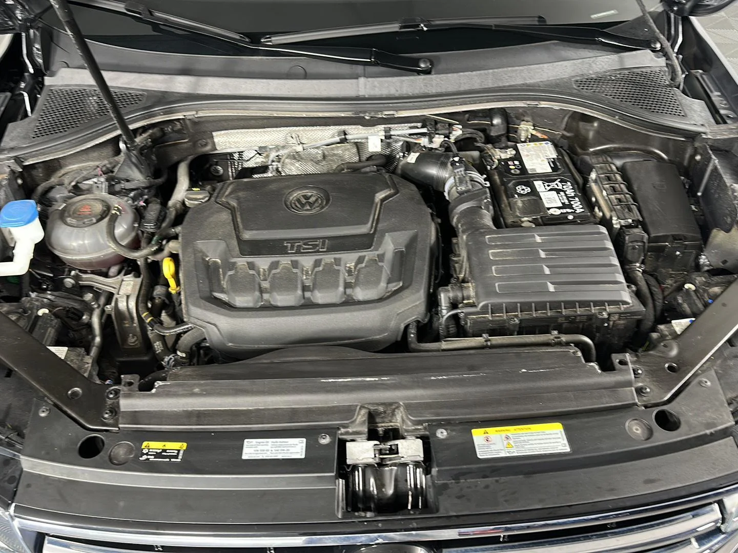 Used 2024 Platinum Gray Metallic Volkswagen S image 18