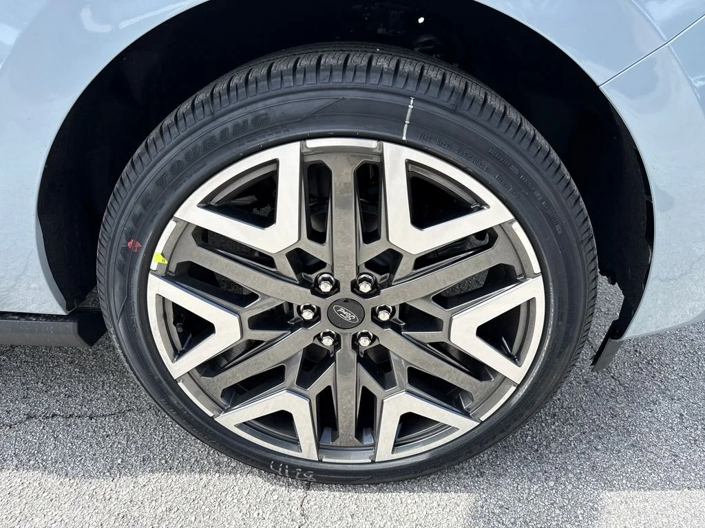 New 2026 Gray Ford Platinum image 12
