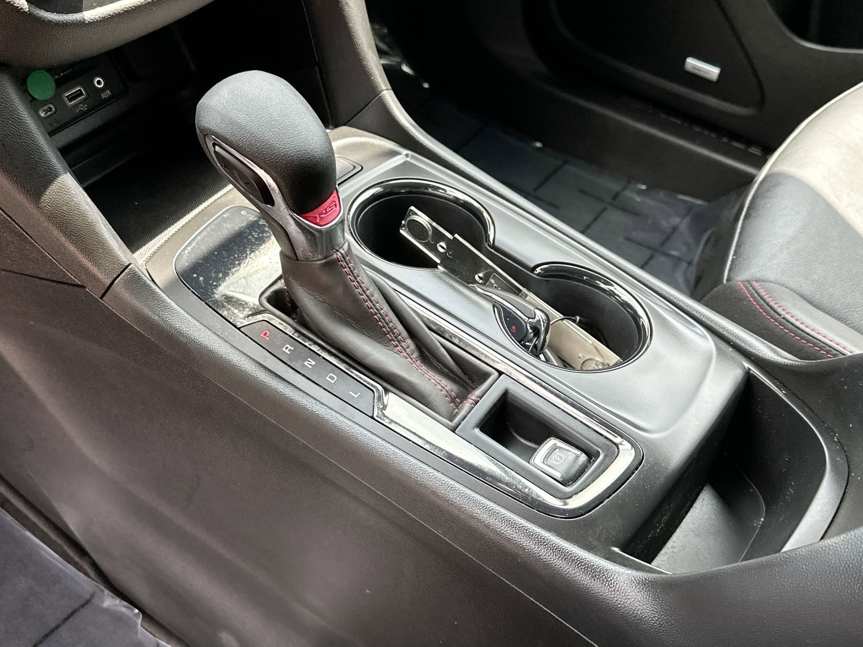 Used 2022 Iridescent Pearl Tricoat Chevrolet RS image 20