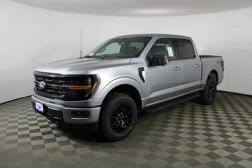 New 2026 Iconic Silver Metallic Ford XLT image 3