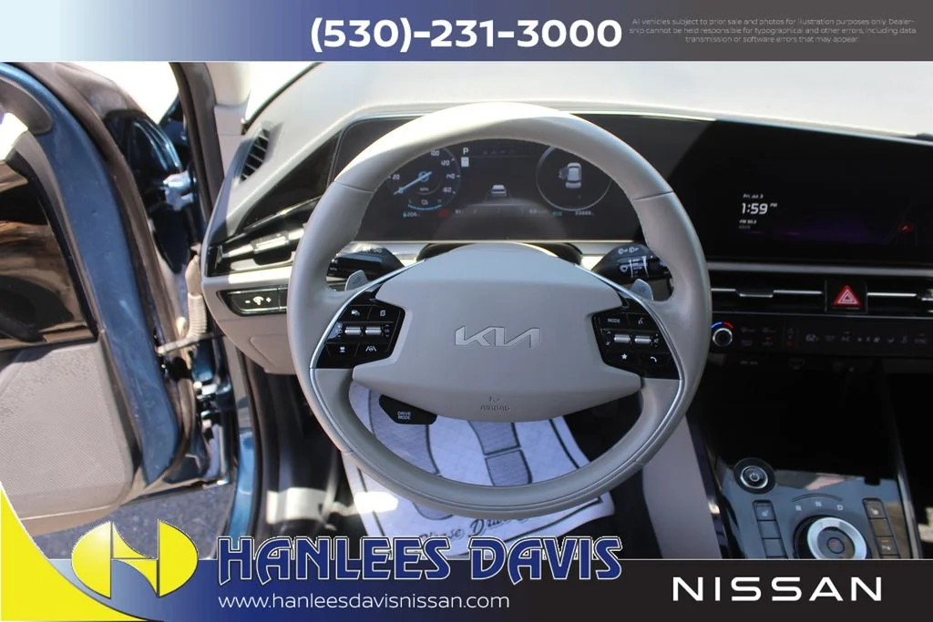 Used 2023 Blue Kia Wind image 17
