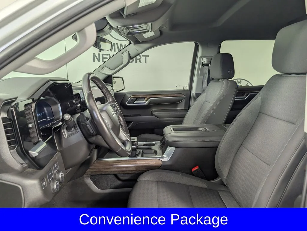 Used 2022 Silver Chevrolet RST image 3