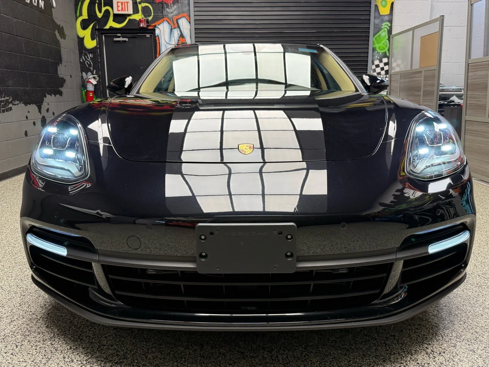 Used 2018 Black (a1) Porsche 4 image 2