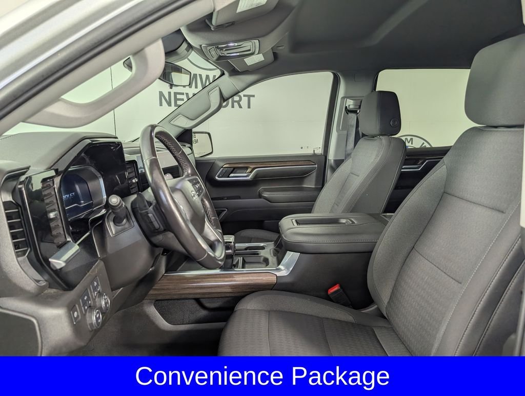 Used 2022 Silver Chevrolet RST image 3
