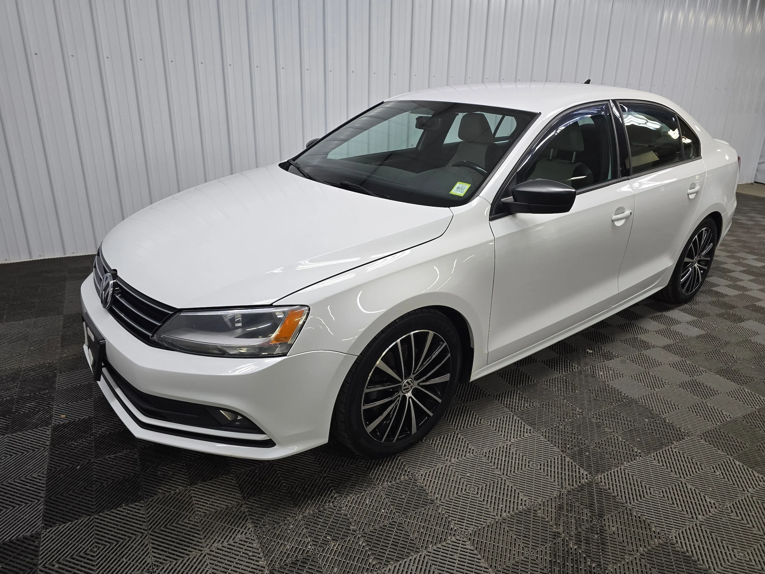 Used 2016 Pure White Volkswagen 1.8T Sport Manual image 8