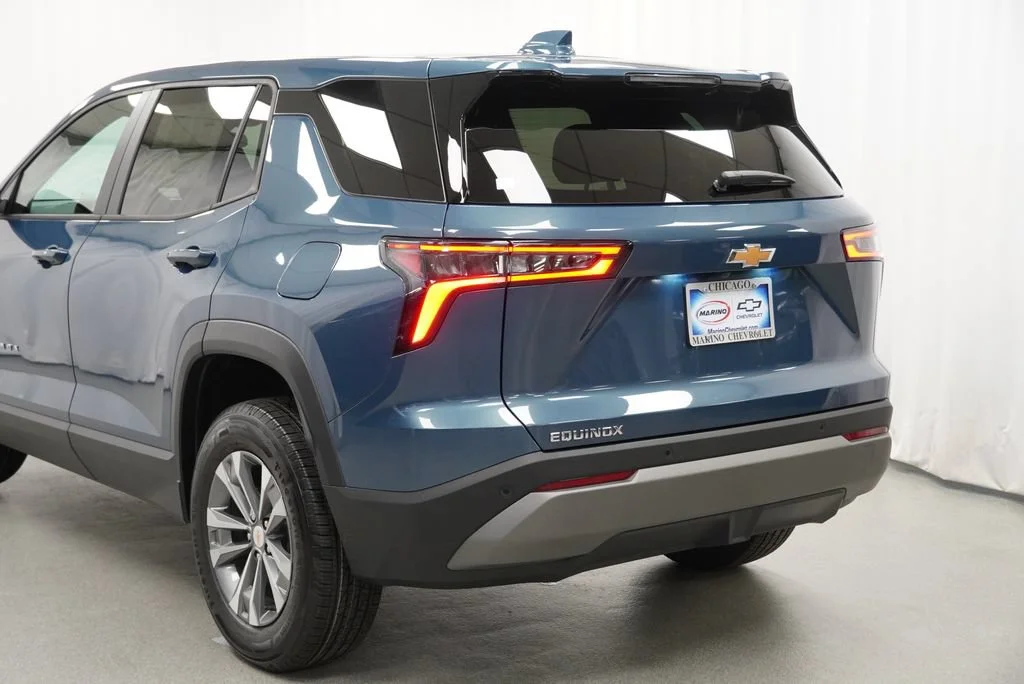 2027 Chevrolet Equinox LT - Photo 13