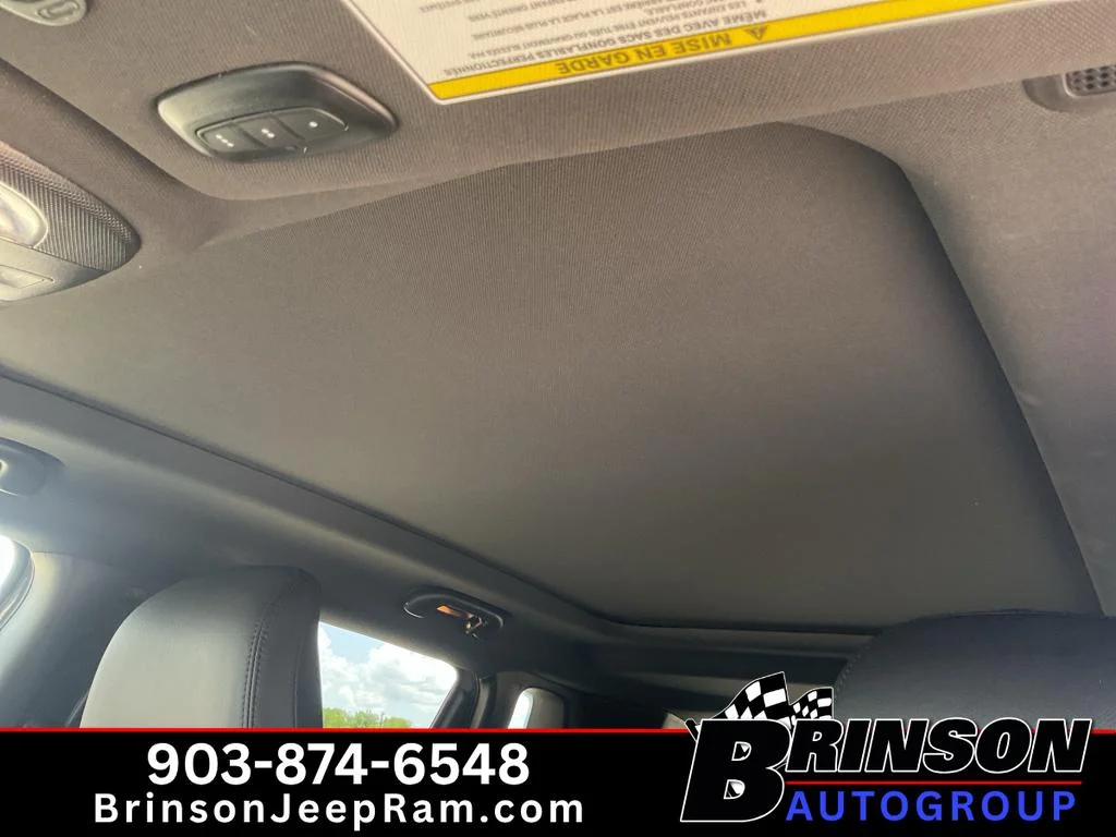 Used 2023 Grey Jeep Altitude image 28