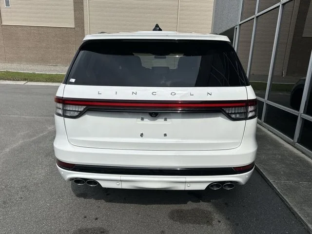 Used 2026 White Lincoln Reserve image 25