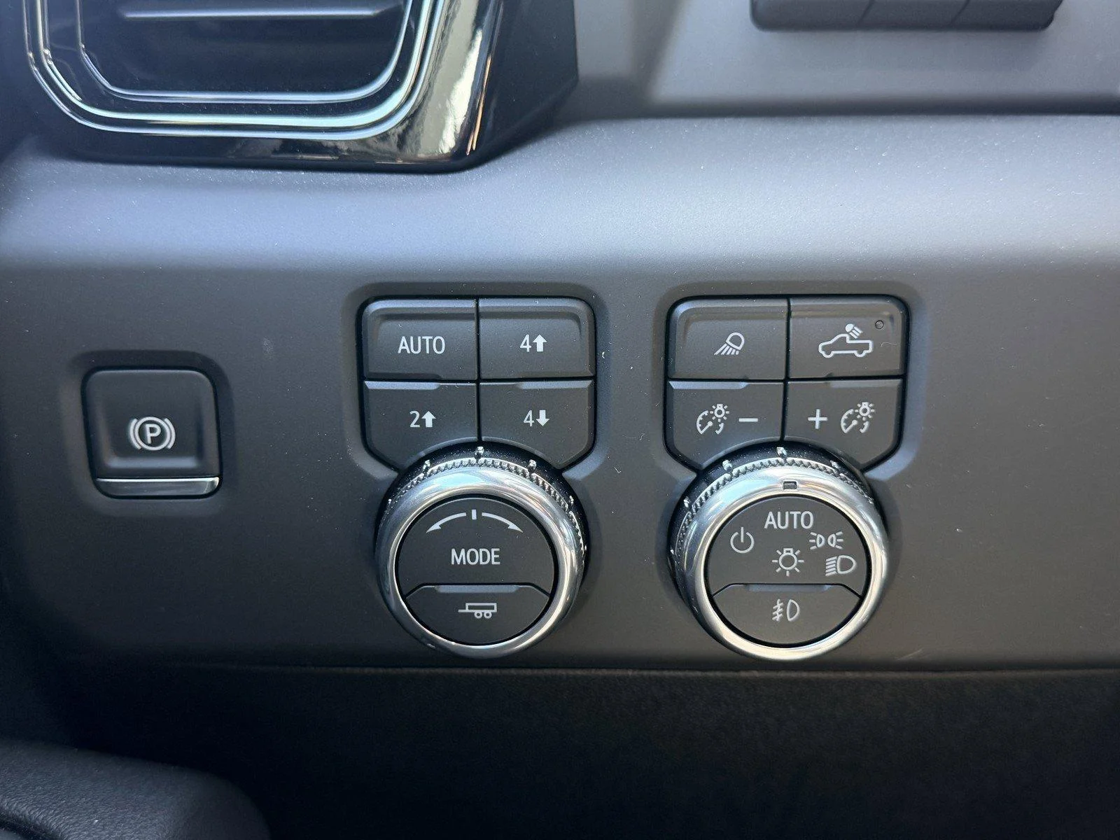 New 2026 Sterling Metallic GMC AT4 image 24