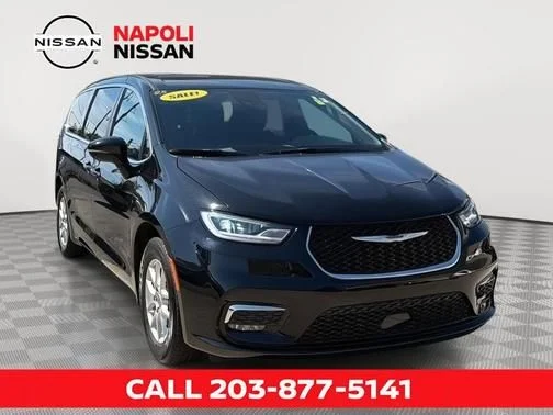 Used 2025 Black Chrysler Select image 1