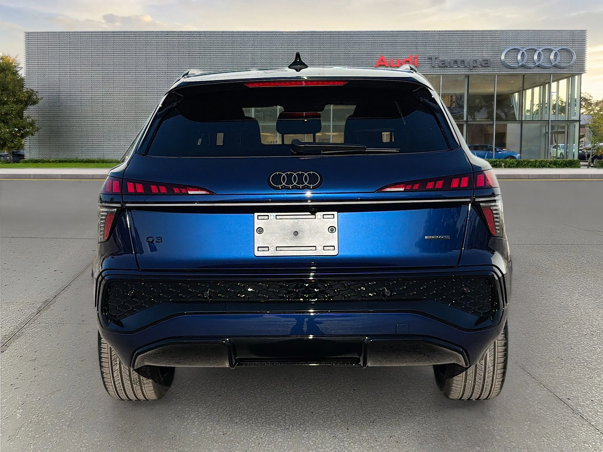 New 2026 Navarra Blue Metallic Audi S line image 4