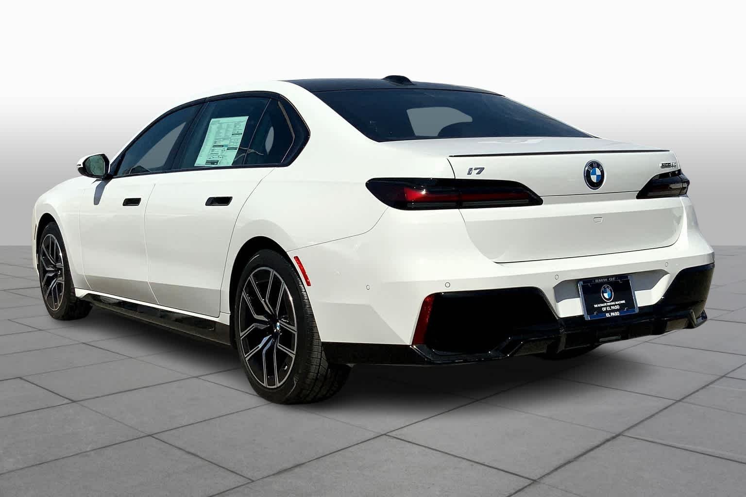 2025 BMW i7 50 - Photo 12