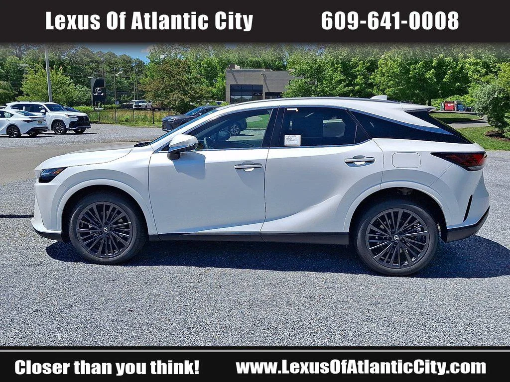 New 2026 Eminent White Pearl Lexus PREMIUM image 4