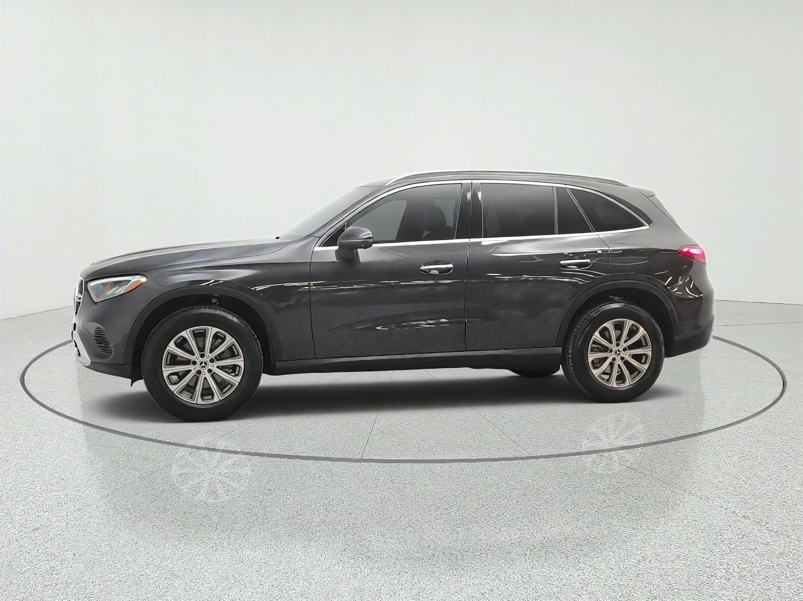 Certified Used 2026 Graphite Grey Metallic Mercedes-Benz GLC 300 SUV image 8