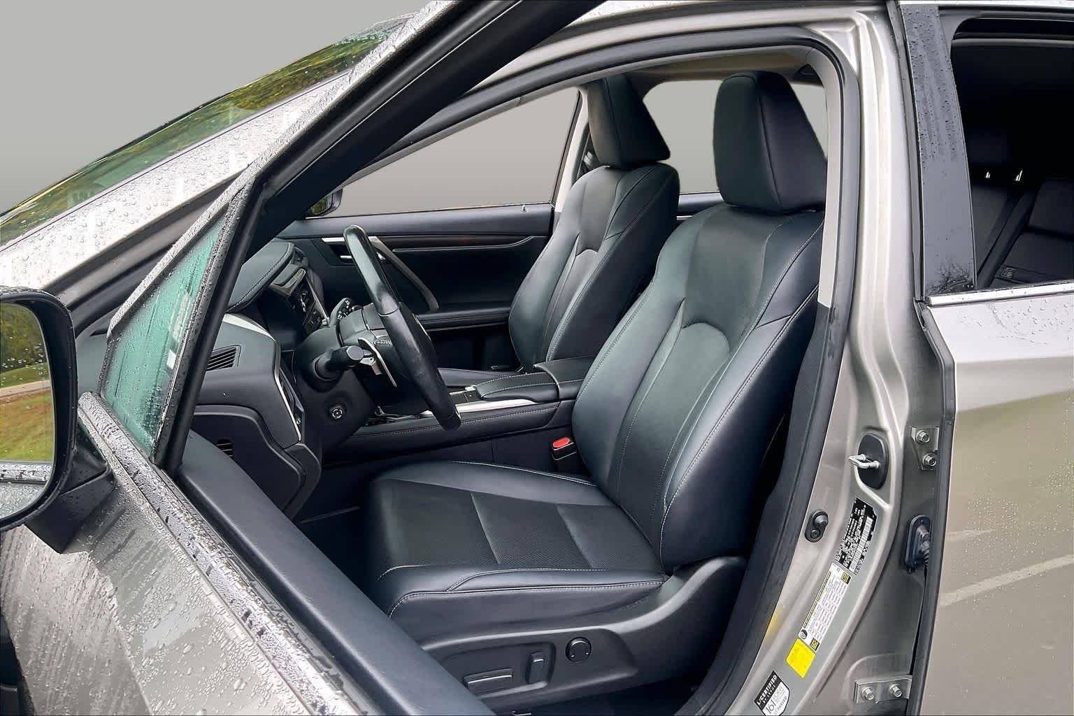 Used 2021 Atomic Silver Lexus  image 7
