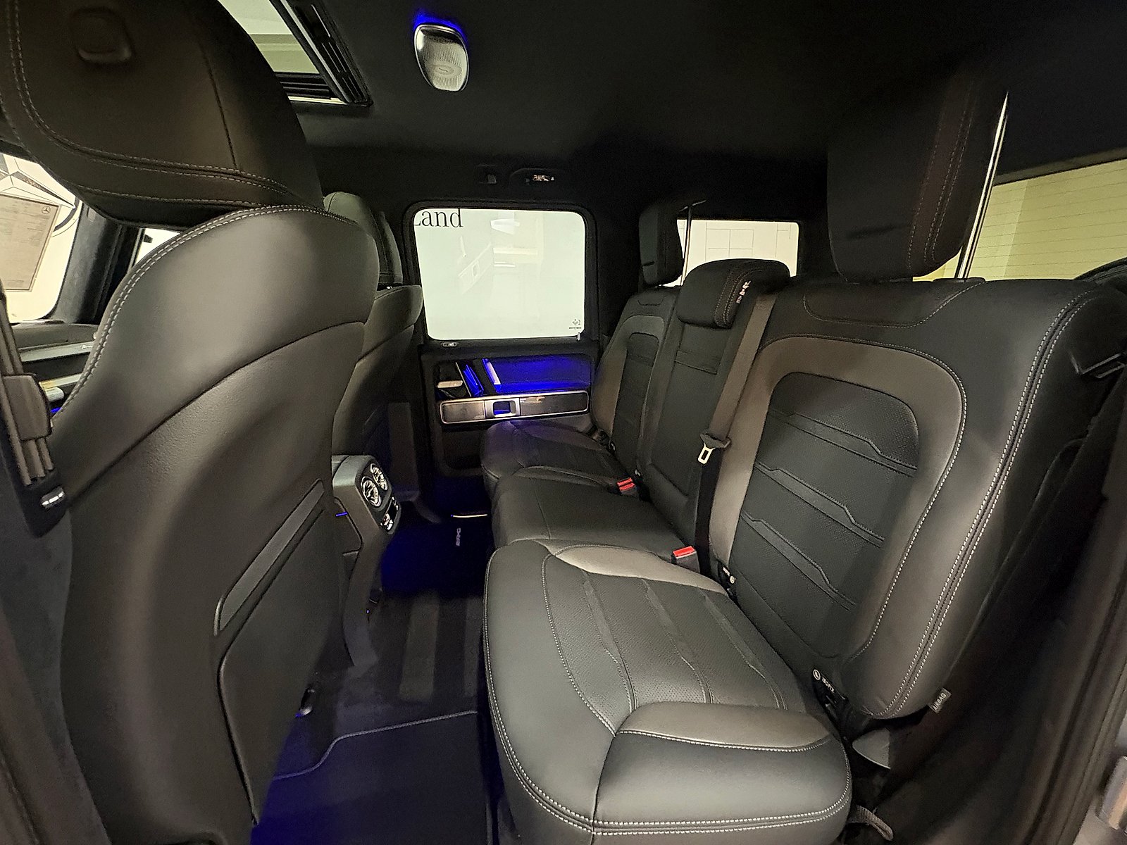 New 2027 MANUFAKTUR Platinum Magno Mercedes-Benz AMG® G 63 image 35