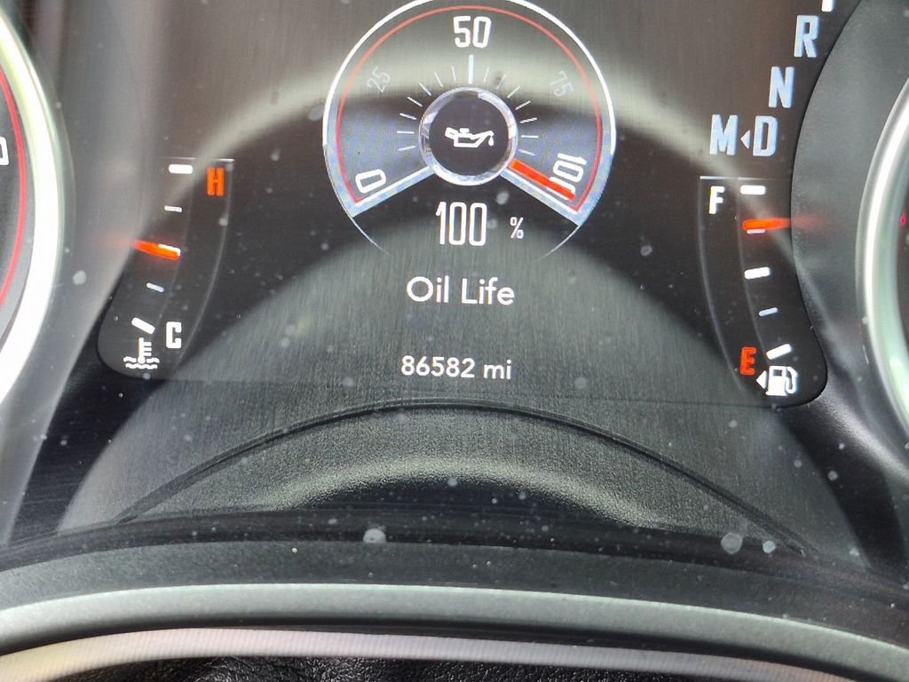 Used 2019 Black Dodge SXT image 31