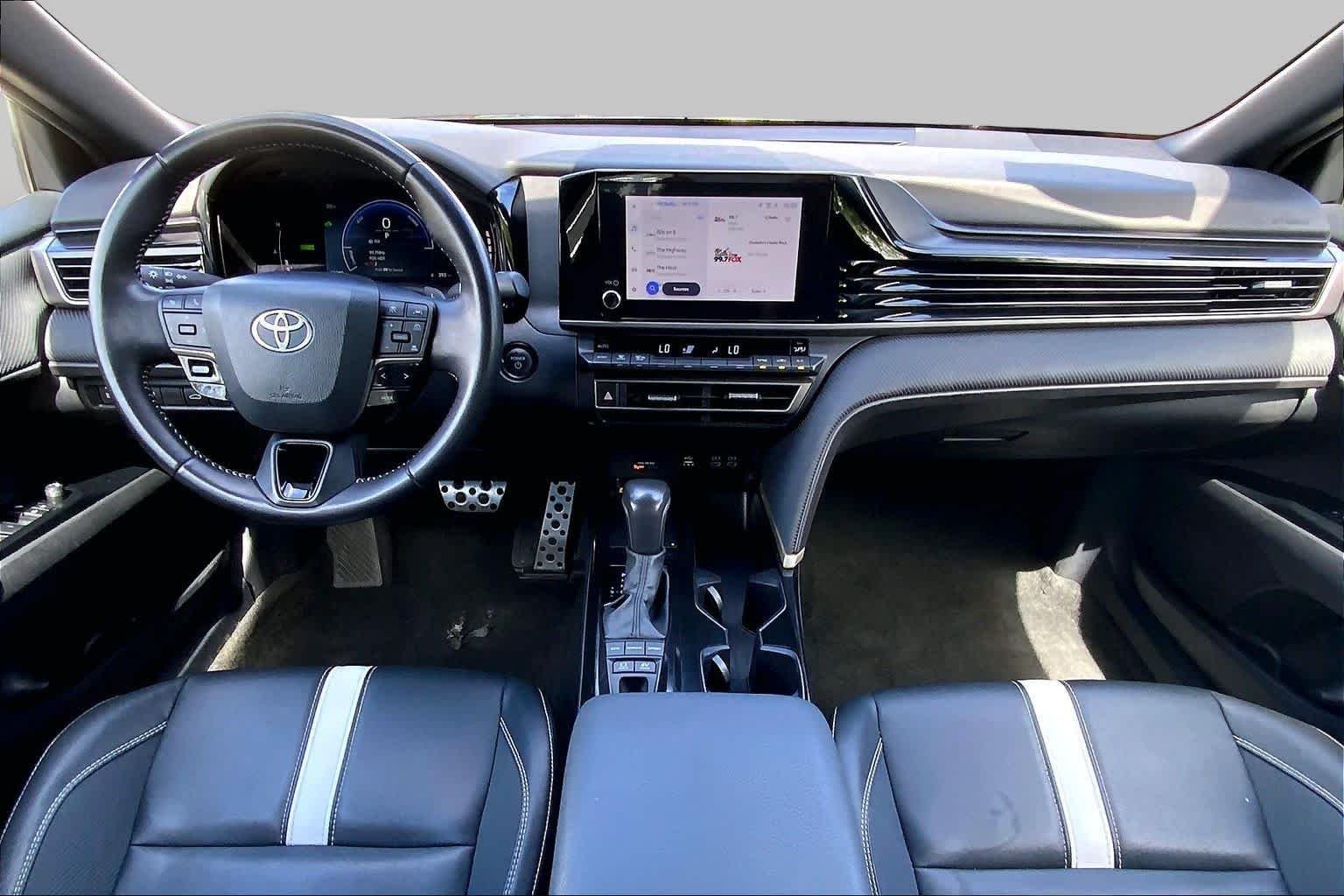 Used 2025 Ocean Gem Toyota SE image 15
