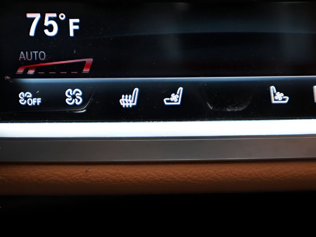 Used 2021 Mineral White Metallic BMW 740i xDrive image 27