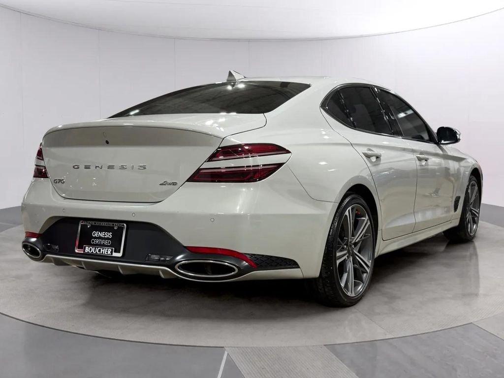 2024 GENESIS G70 Standard - Photo 3