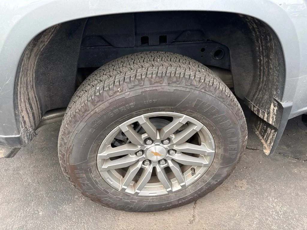 Used 2025 Gray Chevrolet LT image 7