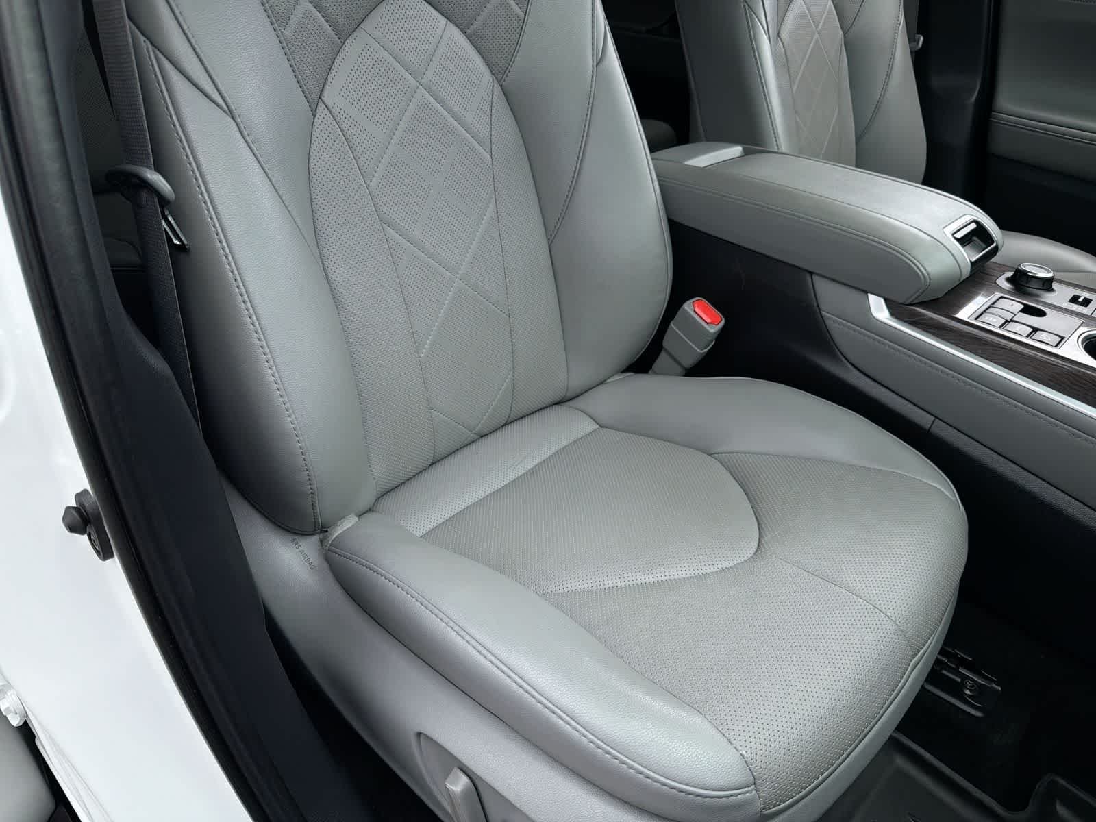 Used 2023 Wind Chill Pearl Toyota Platinum image 23