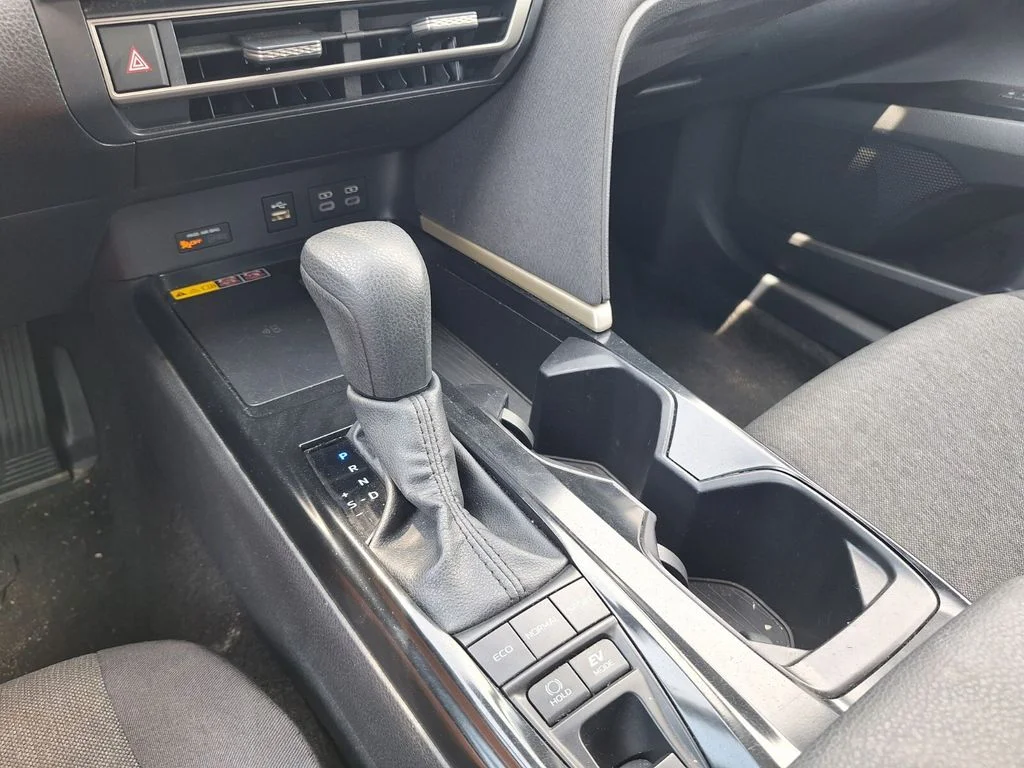 2025 Toyota Camry LE - Photo 13