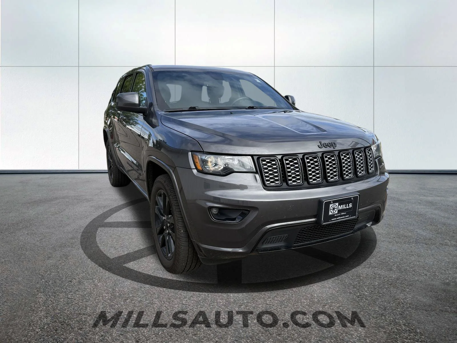Used 2018 Jeep Grand Cherokee Altitude with VIN 1C4RJFAG3JC453953 for sale in Baxter, Minnesota