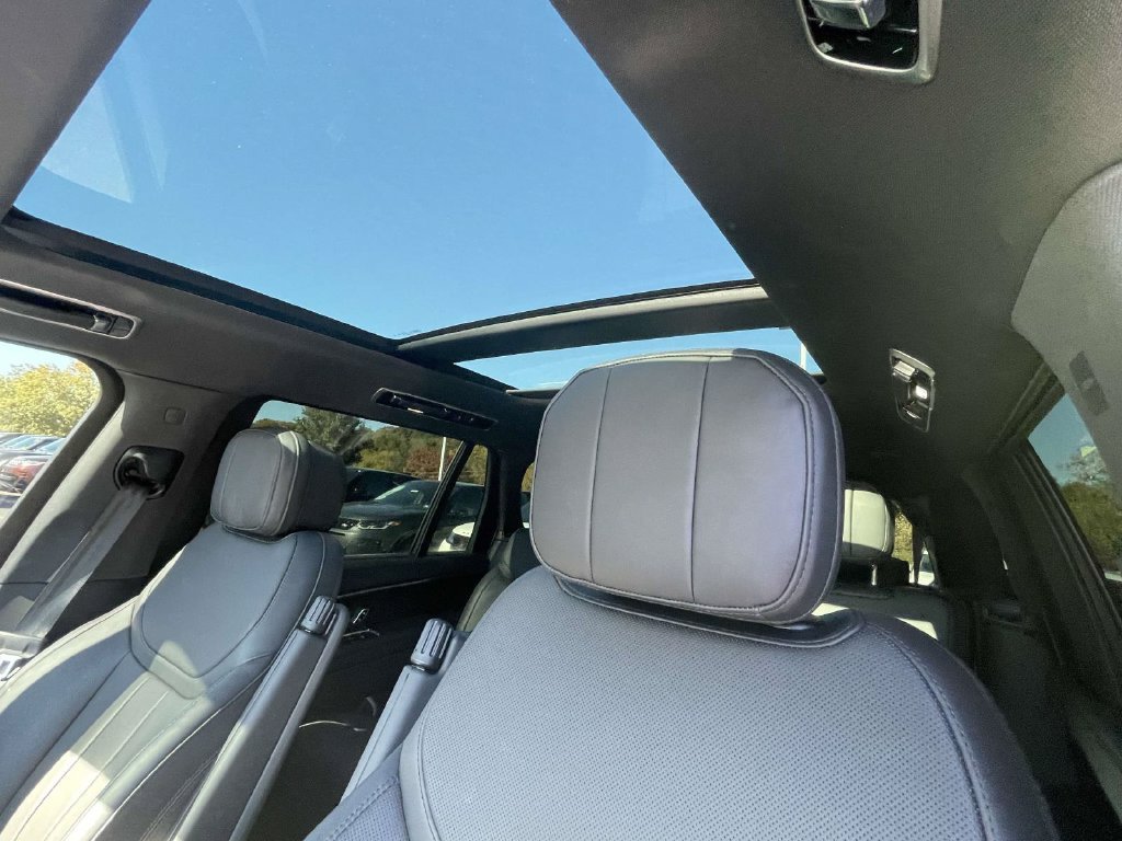 2025 Land Rover Range Rover SE - Photo 10