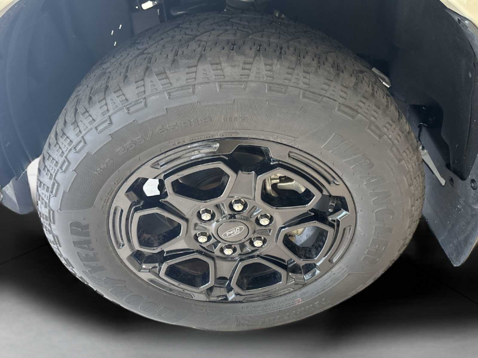 Used 2025 Desert Sand Ford XLT image 32