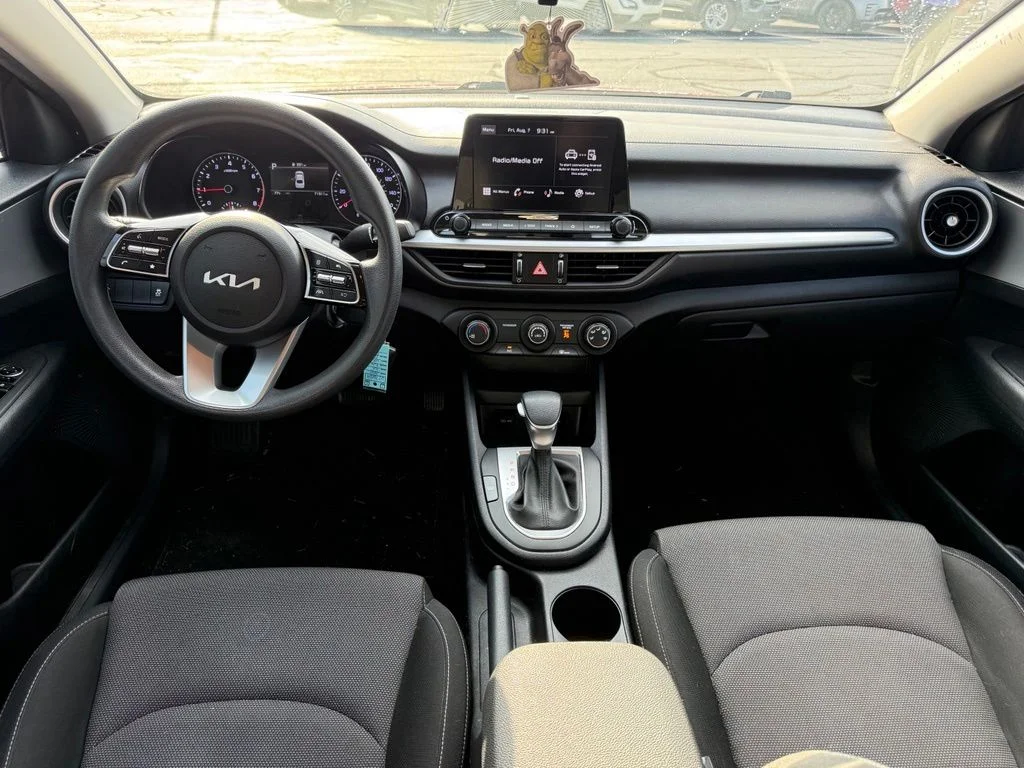Used 2023 Red Kia LXS image 11