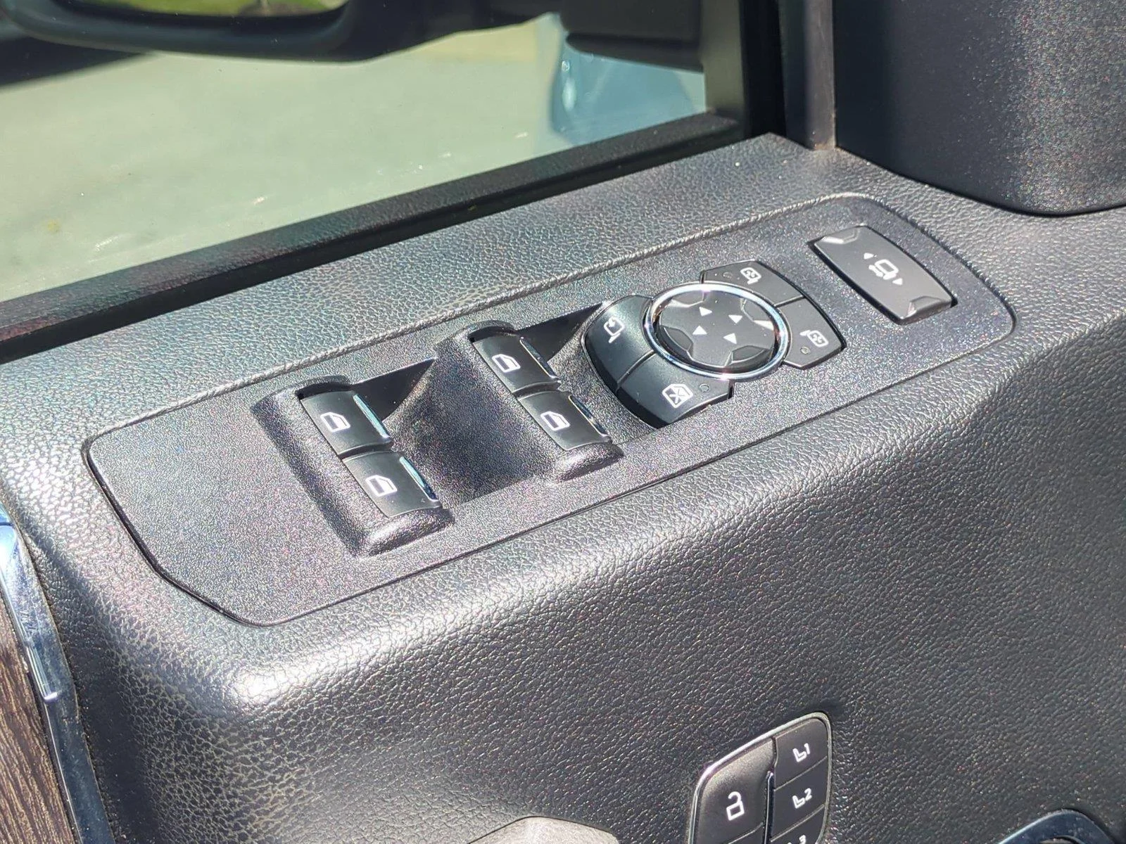 Used 2021 Oxford White Ford Lariat image 15