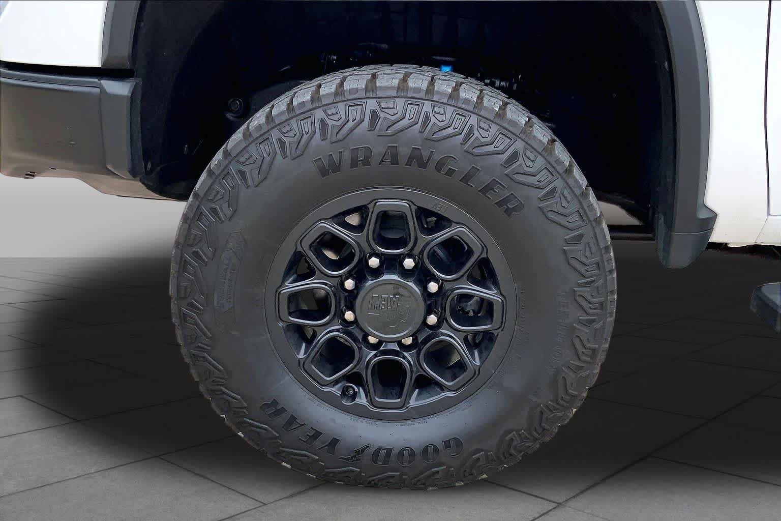 Used 2024 Summit White Chevrolet ZR2 image 11